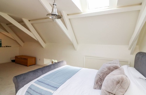 Noss Mayo Cottage | ROCK POOL COTTAGE, pet friendly, with a garden in Noss Mayo