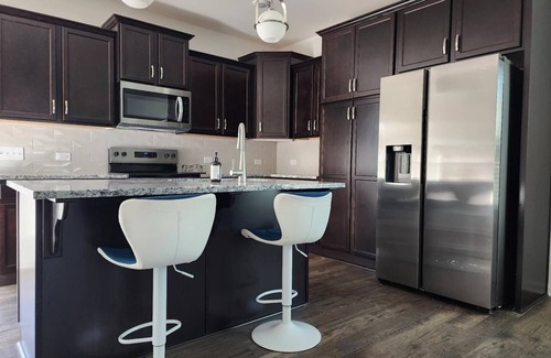 Statesville House | Rock & Relax in our 3-Bedroom Music-Themed Getaway in the heart of Statesville
