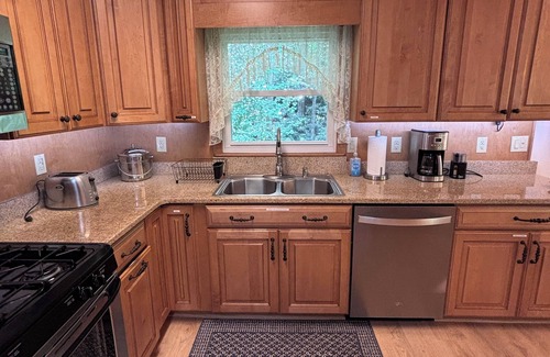 Hendersonville House | Rock Ridge Base Camp @ DuPont - 6.5 acres, sleeps 5, ride from the house