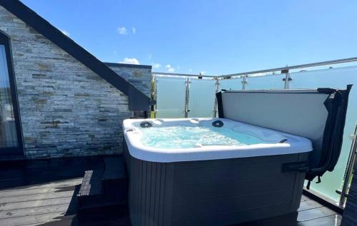 Little Petherick House | Rock View