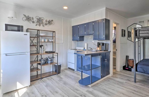 Rockaway Beach Apartment | Rockaway Beach Studio ~ 11 Mi to The Strip!