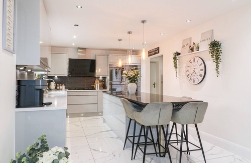 Skegby Cottage | ROCKCLIFFE GRANGE, family friendly, with a garden in Mansfield