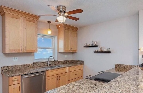 Titusville Condo | Rockets! Water! Just Breathe!