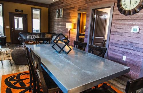 Logan House | Rockhouse - by The Chalets