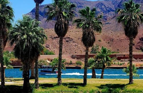 Parker Dam House | Rockin-River House