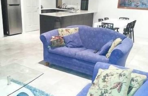 Rockingham House | ROCKINGHAM Beach Holiday House