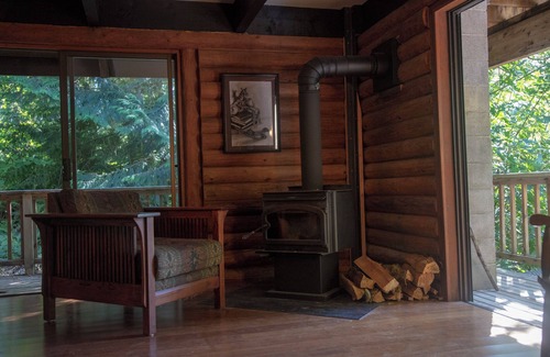 West Hills Cabin | ROCKLAND WOODS: LODGE, LAND & LAKE