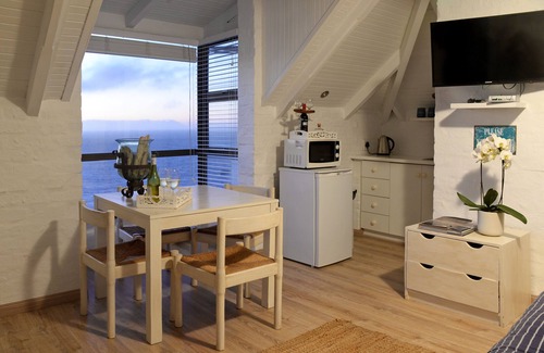 Simon's Town Bed & Breakfast | Rocklands Bed and Breakfast
