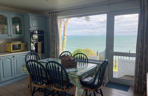 Newcastle Cottage | Rocklea Seaside Cottage