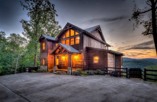 Blue Ridge Cottage | Rocknview Lodge by Escape to Blue Ridge