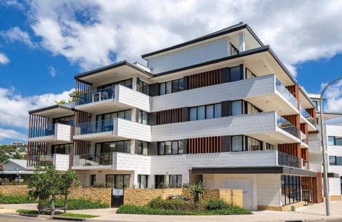 Terrigal Apartment | ROCKPOOL #2 | Short walk to beach, shops, cafes | Accom Holidays