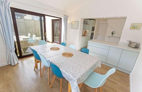 Croyde House | Rockpool - Attractive and spacious retreat near Croyde beach - Sleeps 8