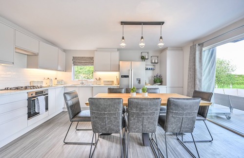 Winnard's Perch Ski Chalet | RockPools Hot Tub Lodge on Retallack Resort