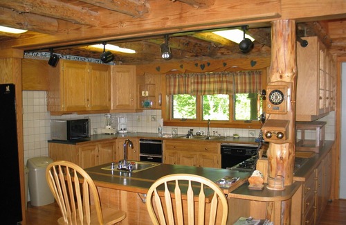 Rockport House | Rockport Log Cabin-A Peaceful Getaway in the Heart of Midcoast Maine