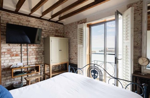 Folkestone House | Rocksalt