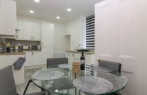 Macduff House | ROCKSTAR COTTAGE, family friendly, with a garden in Macduff