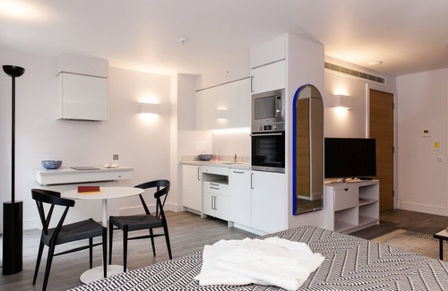 Tower Hill Apartment | Rockwell East