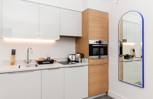 Tower Hill Apartment | Rockwell East