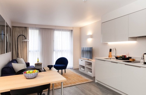 Tower Hill Apartment | Rockwell East