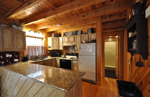 Townsend Cabin | Rocky Hollow a beautiful retreat in a wildlife rich Mountain Community!