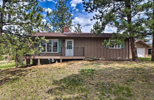 Carriage Hills House | Rocky Mountain Breezes Cabin Grill and Deck!