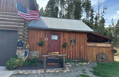 Livingston Cabin | Rocky Mountain Retreat 1 hr to Yellowstone Park, 20 min Bozeman,Livingston, MSU