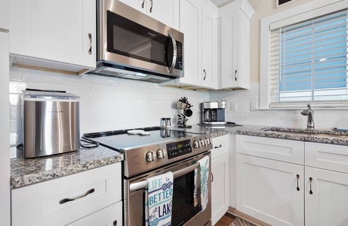Lakewood House | Rocky Top Retreat -sleeps 8-Old Hickory Tennessee