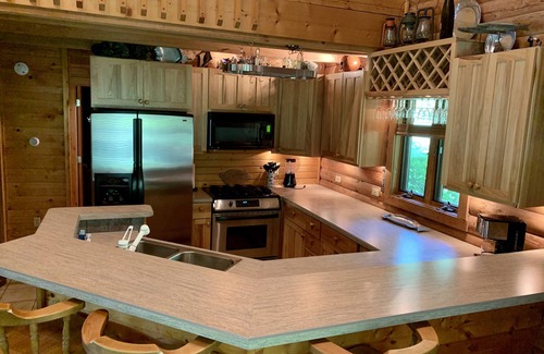 Hanover House | Rocky Waters Vineyard/Winery Guest House Hanover IL