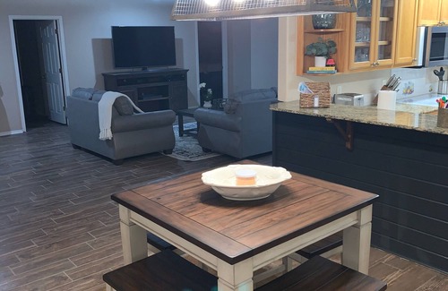 Durant House | Rodeo Ranch 55 acres, 3 BDR, Pool, Parking, located close to Casino