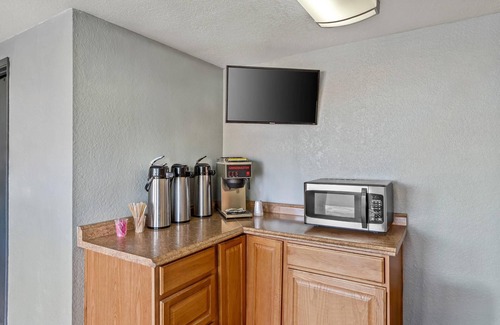 Northwest Heights Hotel | Rodeway Inn Albuquerque West