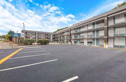 Cleveland Hotel | Rodeway Inn Cleveland TN I-75