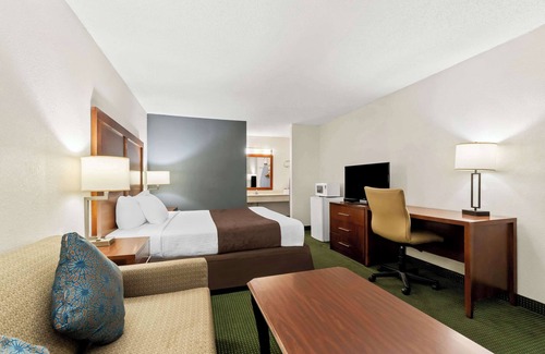Dalton Hotel | Rodeway Inn Dalton South