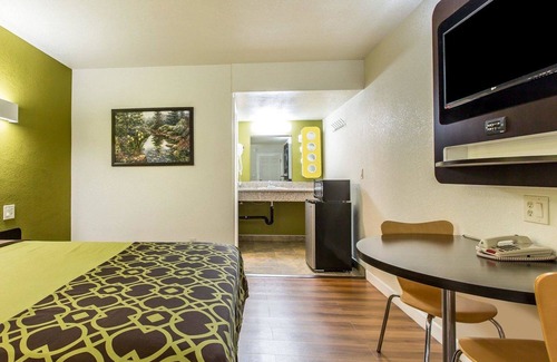 Hanford Hotel | Rodeway Inn Downtown Hanford