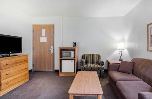 Hesston Hotel | Rodeway Inn Hesston