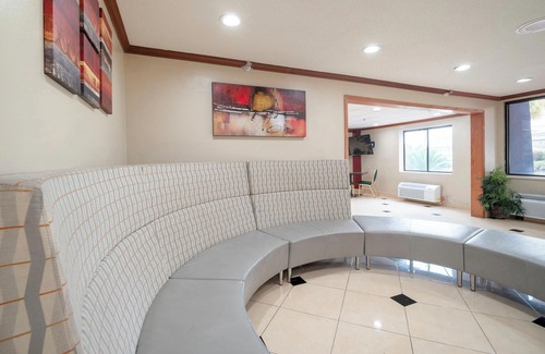 Greater Greenspoint Hotel | Rodeway Inn Houston North Greenspoint