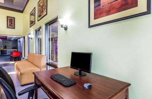 Knoxville Hotel | Rodeway Inn Knoxville East