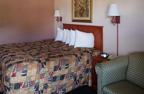 Leesburg Hotel | Rodeway Inn Leesburg Chain of Lakes