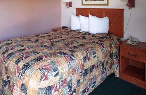 Leesburg Hotel | Rodeway Inn Leesburg Chain of Lakes