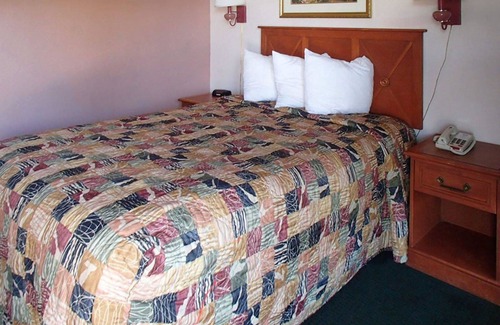 Leesburg Hotel | Rodeway Inn Leesburg Chain of Lakes