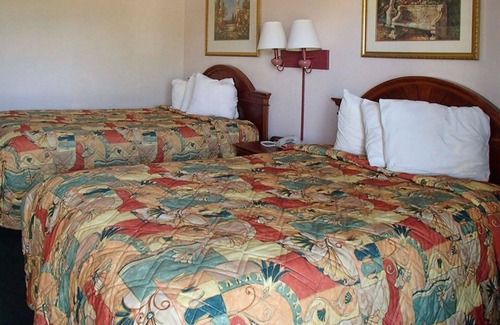 Leesburg Hotel | Rodeway Inn Leesburg Chain of Lakes