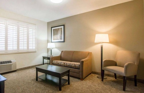 Westlake South Hotel | Rodeway Inn Los Angeles Convention Center
