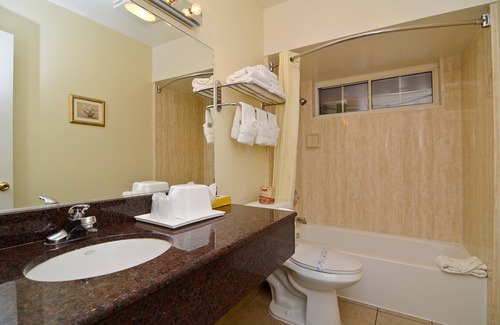 Westlake South Hotel | Rodeway Inn Los Angeles Convention Center