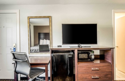 Middleborough Hotel | Rodeway Inn Middleboro - Plymouth