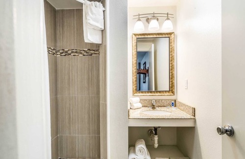 Middleborough Hotel | Rodeway Inn Middleboro - Plymouth