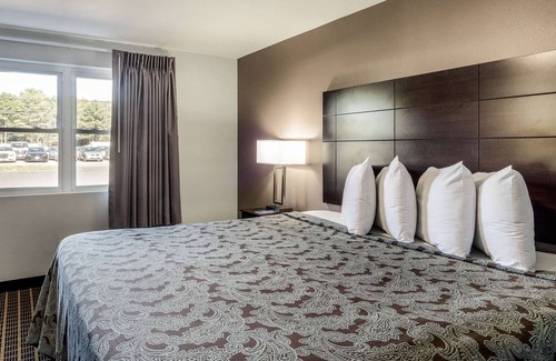 Middleborough Hotel | Rodeway Inn Middleboro - Plymouth