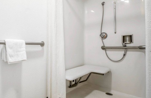 North Fremont Street Hotel | Rodeway Inn Monterey Near Fairgrounds