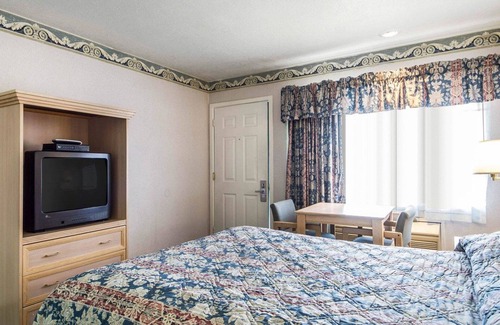 North Fremont Street Hotel | Rodeway Inn Monterey Near Fairgrounds
