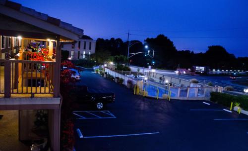 Munras Avenue Hotel | Rodeway Inn near Downtown Monterey