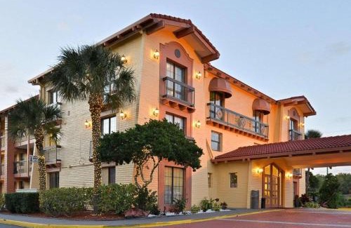 Tampa Hotel | Rodeway Inn Near Ybor City - Casino