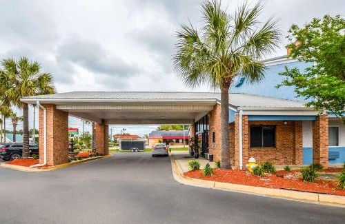North Charleston Hotel | Rodeway Inn North Charleston - Ashley Phosphate